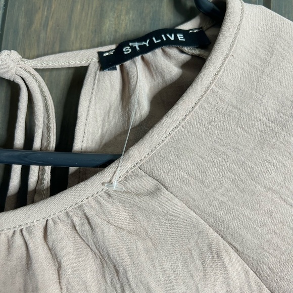 Stylive Size small balloon sleeve cropped style top. - Picture 3 of 4